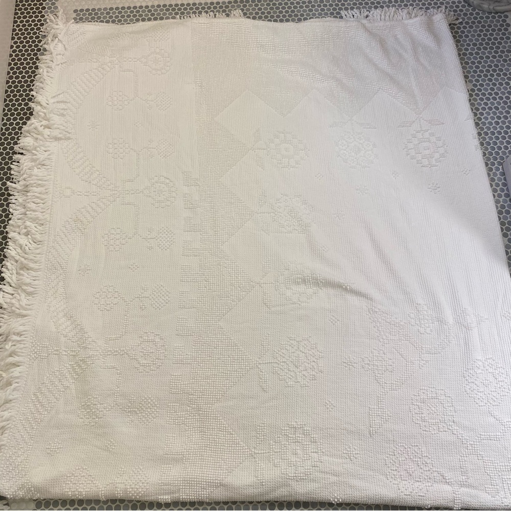 Bates of Maine Queen Elizabeth Cotton Matelasse King Size Bedspread White Cotton - Picture 7 of 16